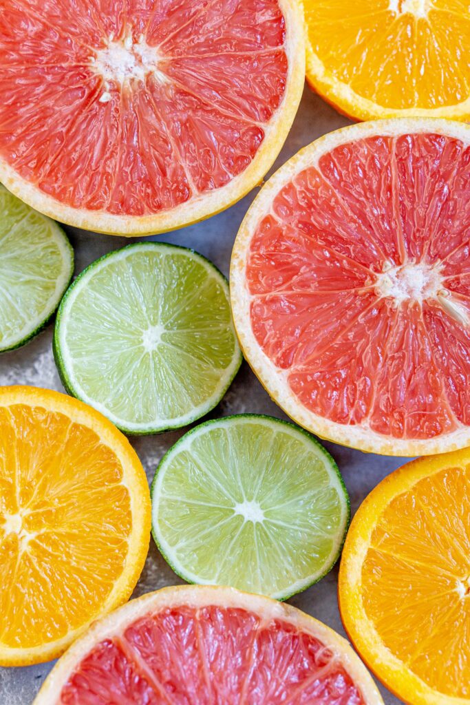 Sliced grapefruit, orange and lime, classic citrus top notes in perfume